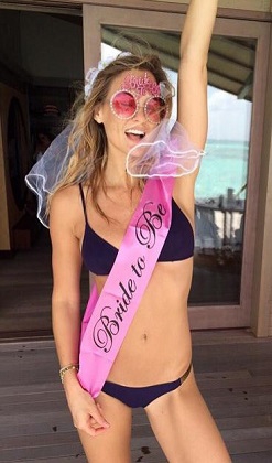 Bar Refaeli... BİR TÜRLÜ BEKARLIĞA VEDA EDEMEDİ!