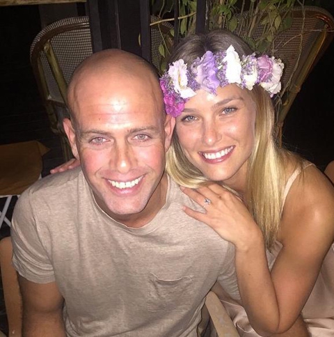 Bar Refaeli... BİR TÜRLÜ BEKARLIĞA VEDA EDEMEDİ!