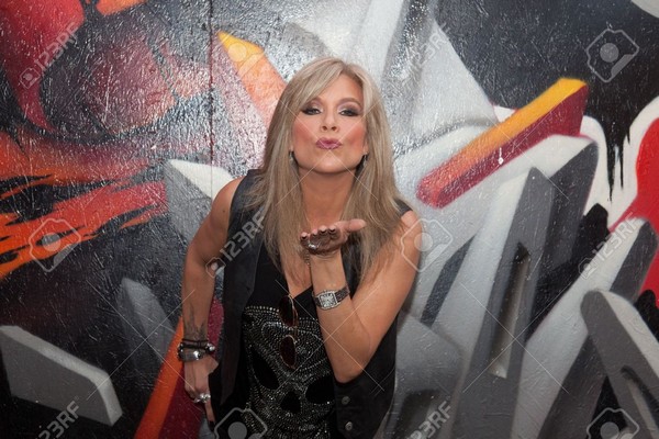 Samantha Fox... 80'LERİN SEKS BOMBASI GÜZELLEŞMEK İÇİN İSTANBUL'A GELİYO