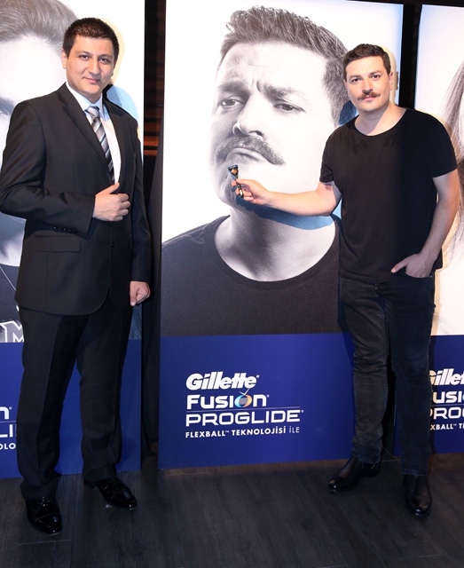 ÜNLÜ İSİMLER BU KEZ TRAŞ YÜZÜ OLDU !..