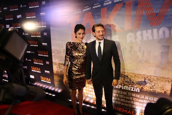 “TAKIM: Mahalle Aşkına”... İÇİMİZDEKİ UMUDU CANLI TUTACAK FİLME ŞAŞALI G 13