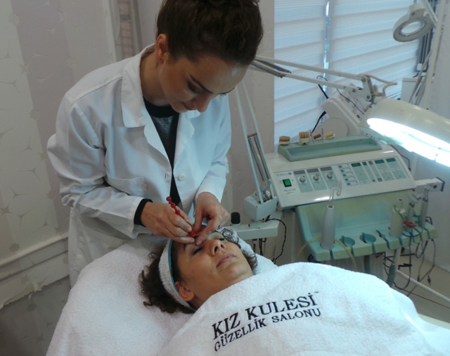 KIŞA GİRERKEN YÜZÜNÜZE SİZİ DAHA İYİ İFADE EDEN BİR GÖRÜNÜM KAZANDIRIN 8