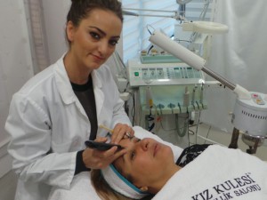 KIŞA GİRERKEN YÜZÜNÜZE SİZİ DAHA İYİ İFADE EDEN BİR GÖRÜNÜM KAZANDIRIN