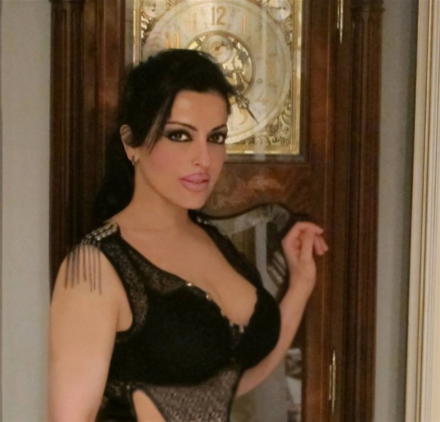 Esra Saraçoğlu... ADNAN HOCA'NIN SON GÖZDE KEDİCİĞİ 11