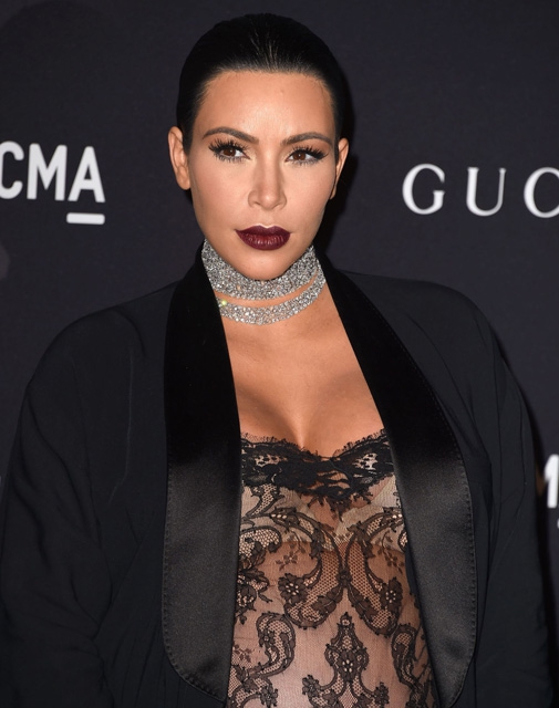 Kim Kardashian... İLLE DE DANTEL, İLLE DE TRANSPARAN! 10