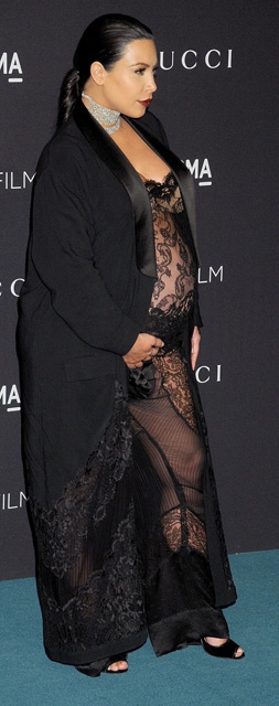 Kim Kardashian... İLLE DE DANTEL, İLLE DE TRANSPARAN! 11