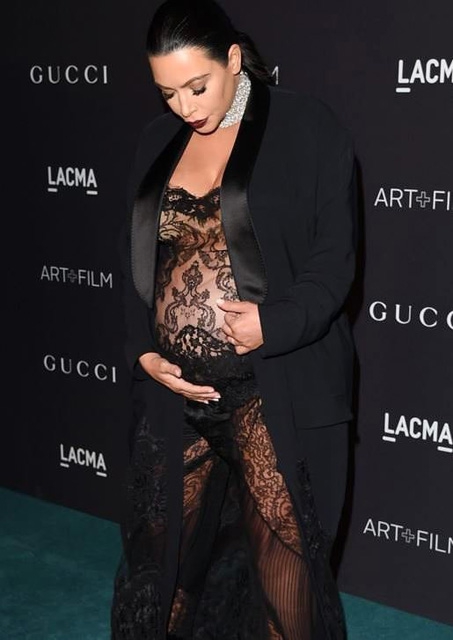 Kim Kardashian... İLLE DE DANTEL, İLLE DE TRANSPARAN! 13