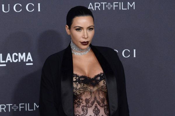 Kim Kardashian... İLLE DE DANTEL, İLLE DE TRANSPARAN! 7