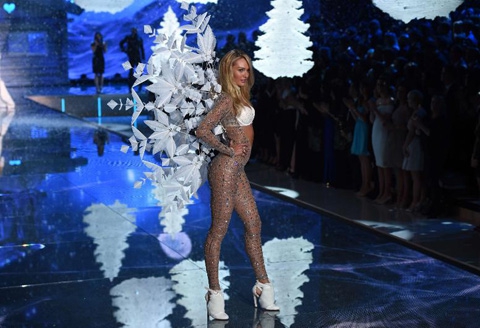 Victoria's Secret... BEKLENEN İÇ GİYİM ŞOVU GERÇEKLEŞTİ! 36