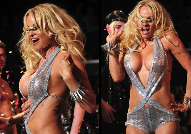 Pamela Anderson... 14'ÜNCÜ KEZ PLAYBOY KAPAĞINDA 14