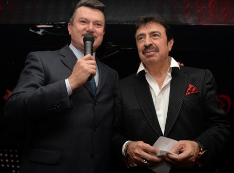 Ahmet Selçuk İlhan... ANADOLU YAKASI'NDA ŞİİR VE MÜZİK ZİYAFETİk 9