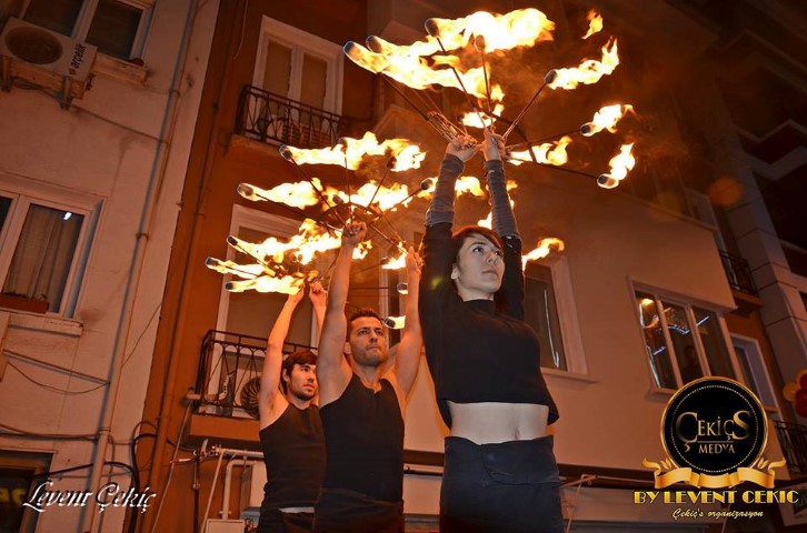 “HIZLI VE KÖFTELİ”YE ‘ATEŞLİ’ AÇILIŞ!...