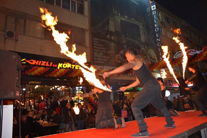 “HIZLI VE KÖFTELİ”YE ‘ATEŞLİ’ AÇILIŞ!...