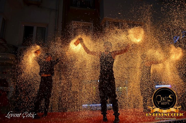 “HIZLI VE KÖFTELİ”YE ‘ATEŞLİ’ AÇILIŞ!... 9