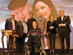 Engelsiz Yaşam Vakfı...YALÇIN MENTEŞ'E BÜYÜK DESTEK!