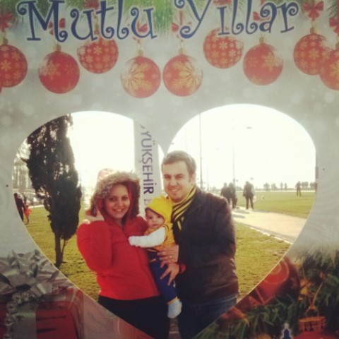 MUTLULUĞU ESRA EROL'DA BULAN EVLİ-MUTLU VE ÇOCUKLULAR
