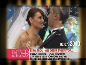 MUTLULUĞU ESRA EROL'DA BULAN EVLİ-MUTLU VE ÇOCUKLULAR