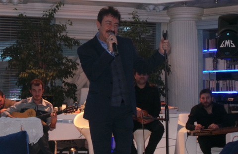 Selçuk Ural... YENİ YAŞINI ESKİ DOSTLARIYLA KUTLADI! 12