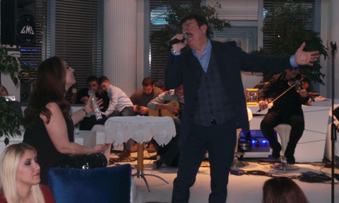 Selçuk Ural... YENİ YAŞINI ESKİ DOSTLARIYLA KUTLADI! 13