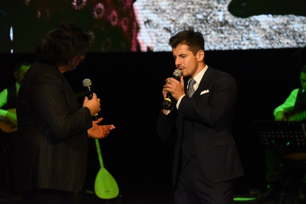 "TOÇEV" İÇİN SPOR VE SANAT DÜNYASININ YILDIZLARI SAHNEDE BULUŞTU! 17