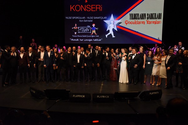"TOÇEV" İÇİN SPOR VE SANAT DÜNYASININ YILDIZLARI SAHNEDE BULUŞTU! 22