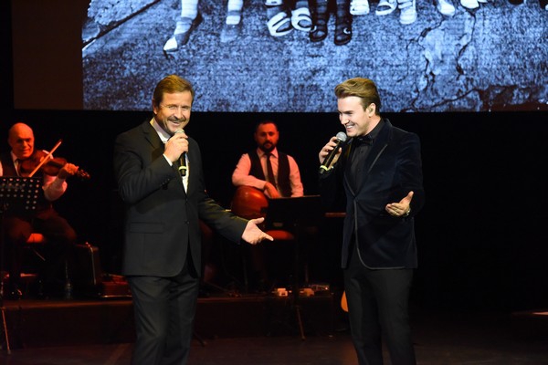 "TOÇEV" İÇİN SPOR VE SANAT DÜNYASININ YILDIZLARI SAHNEDE BULUŞTU! 8