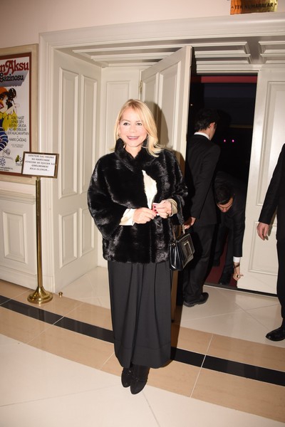 "TOÇEV" İÇİN SPOR VE SANAT DÜNYASININ YILDIZLARI SAHNEDE BULUŞTU! 9