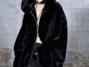 Rihanna...VAHŞİ VE SEKSİ KOLLEKSİYONU İLE NEFESLERİ KESTİ!..