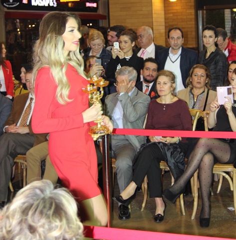 Son Trend...'KADINA ŞİDDETE HAYIR' DEFİLESİ! 2