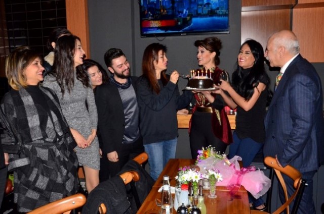 Nilüfer Kurt… STEAK HOUSE’DA DOĞUM GÜNÜ! 12