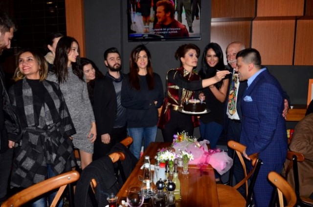 Nilüfer Kurt… STEAK HOUSE’DA DOĞUM GÜNÜ! 13