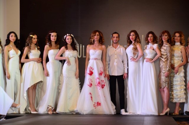 TASARIMCI SÜLEYMAN TEZCAN DEFİLESİ AYAKTA ALKIŞLANDI 41