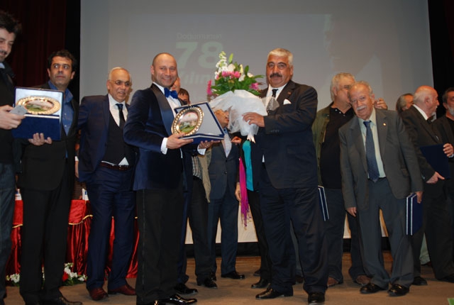 ÇİRKİN KRAL DOĞUM GÜNÜNDE ANILDI!