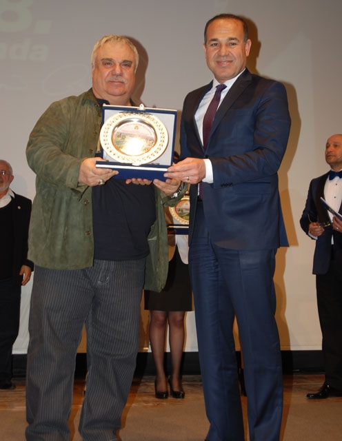 ÇİRKİN KRAL DOĞUM GÜNÜNDE ANILDI!