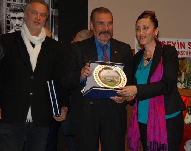 ÇİRKİN KRAL DOĞUM GÜNÜNDE ANILDI! 9