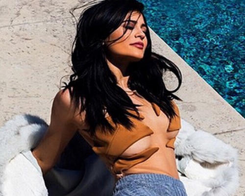 Kim Kardashian'ın kardeşi Kylie Jenner...18'İNE BASAR BASMAZ PORNO FİLM 9