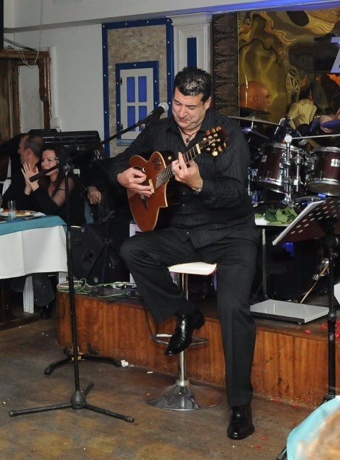 DOĞUM GÜNÜNDE KIZI VE YEĞENİ KAYAHAN'I BİRLİKTE ANDILAR… 10