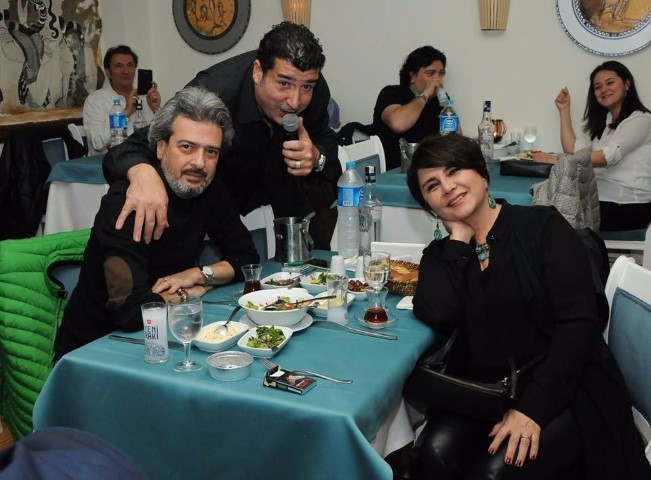 DOĞUM GÜNÜNDE KIZI VE YEĞENİ KAYAHAN'I BİRLİKTE ANDILAR… 11