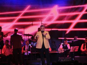 Cengiz Kurtoğlu... 32. YILINI KONSERLE KUTLADI!