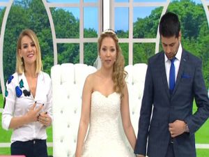 Esra Erol’da... 9.YILINDA 321.NİKÂH!