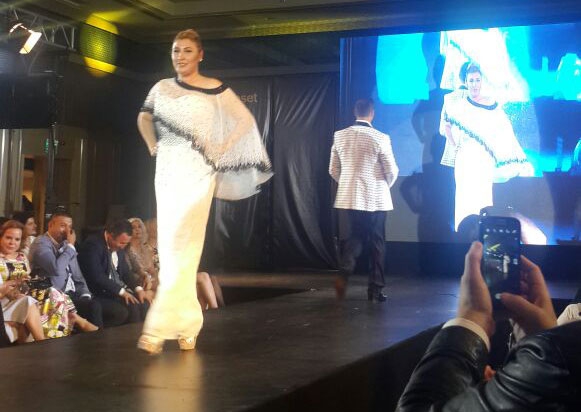 Murat Günhan... ŞEHİT AİLELERİ YARARINA DEFİLE! 11