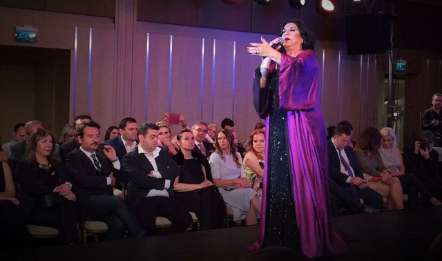 Murat Günhan... ŞEHİT AİLELERİ YARARINA DEFİLE! 7