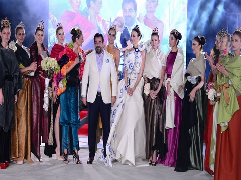 ŞIK VE GÖZ ALICI TASARIMLAR, İLK KEZ ÇATIDA YAPILAN BİR DEFİLEDE HAYAT B 15