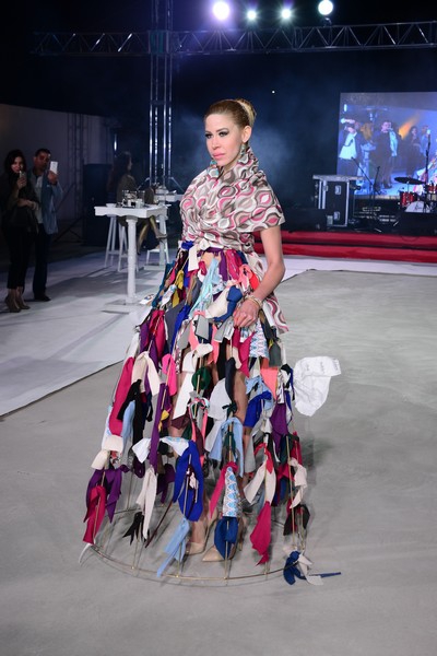 ŞIK VE GÖZ ALICI TASARIMLAR, İLK KEZ ÇATIDA YAPILAN BİR DEFİLEDE HAYAT B 7