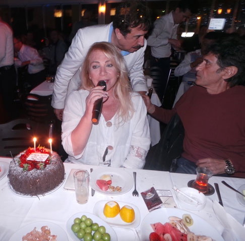 Ahmet Selçuk İlkan...ANADOLU YAKASI'NDA SANATÇILAR FASLI! ! 12