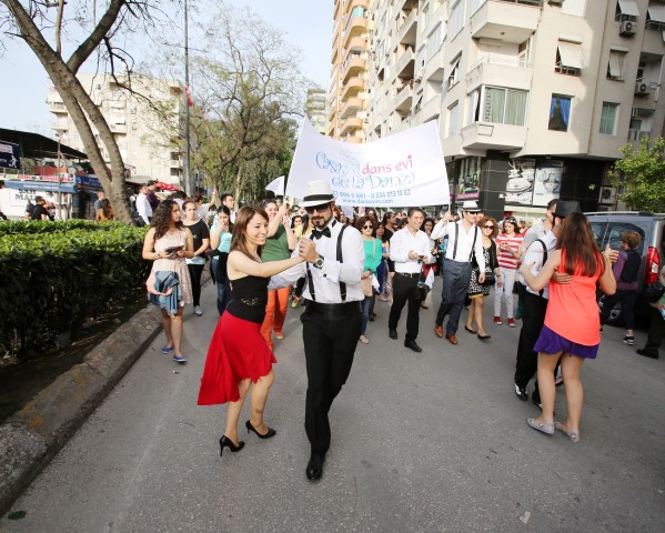 Ünlüler "Portakal Çiçeği Karnavalı" İçin Adana’ya Akın Etti