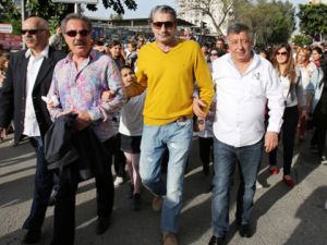 Ünlüler "Portakal Çiçeği Karnavalı" İçin Adana’ya Akın Etti