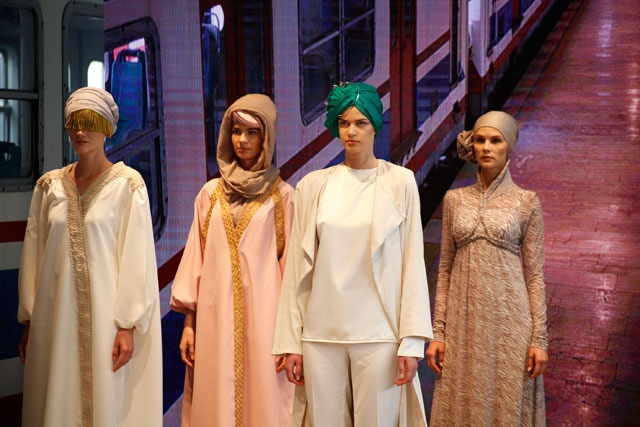 HAYDARPAŞA GARI'NDA ŞARK ESİNTİSİ! 11