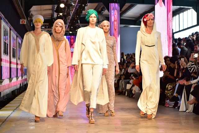 HAYDARPAŞA GARI'NDA ŞARK ESİNTİSİ! 12