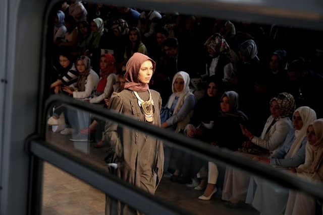 HAYDARPAŞA GARI'NDA ŞARK ESİNTİSİ! 17